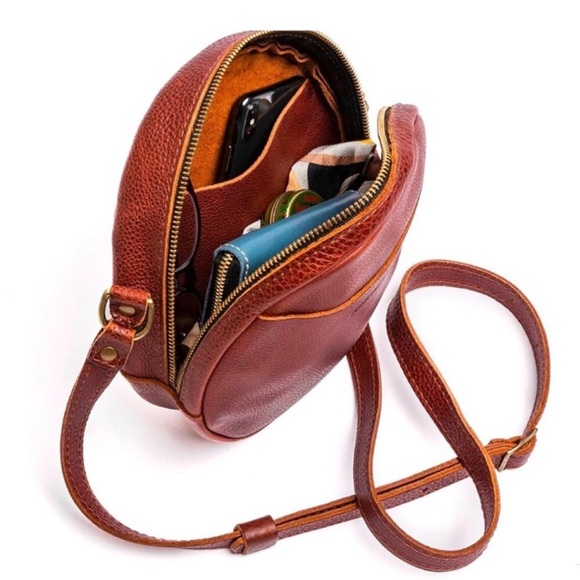 Portland Leather Goods Large Circle Crossbody Bag for Women Nutmeg - Picture 3 of 11